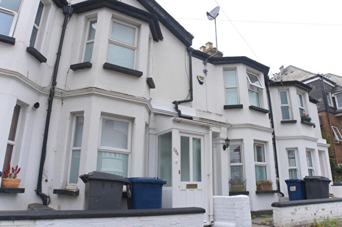 2 Bedroom Terraced House To Rent In Friern Barnet Lane, London, N20