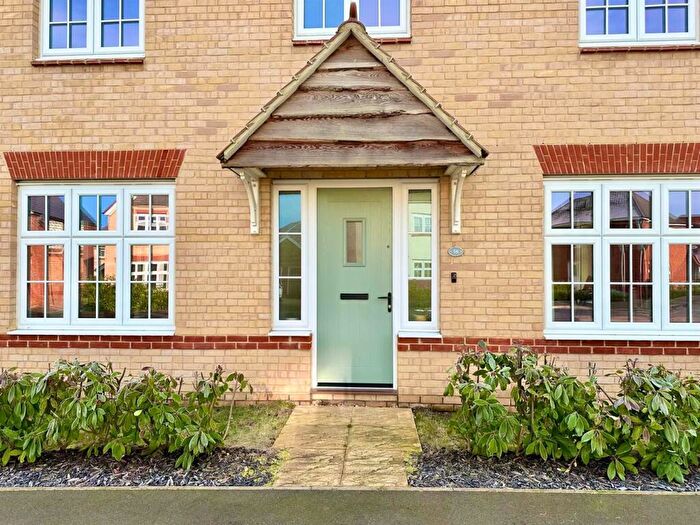 3 Bedroom Detached House For Sale In Kemsley Drive, Leighton Buzzard, LU7