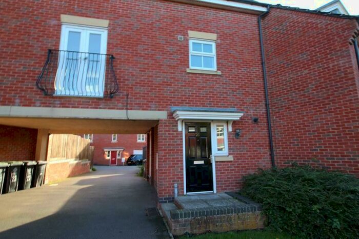 3 Bedroom Maisonette To Rent In Patenall Way, Higham Ferrers, NN10