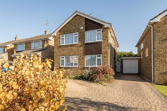 4 Bedroom Detached House For Sale In Ashley Gardens, Harpenden, AL5