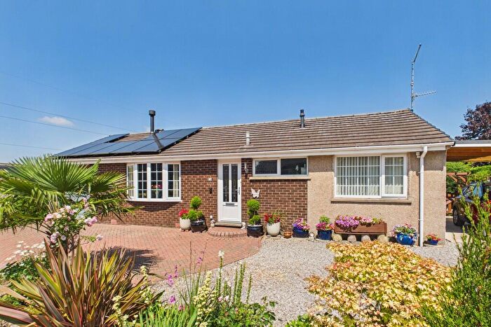 2 Bedroom Detached Bungalow For Sale In Valley Drive, Kendal, LA9