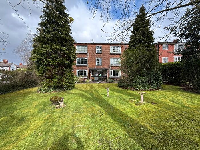 2 Bedroom Flat To Rent In Cheadle Road, Cheadle, SK8