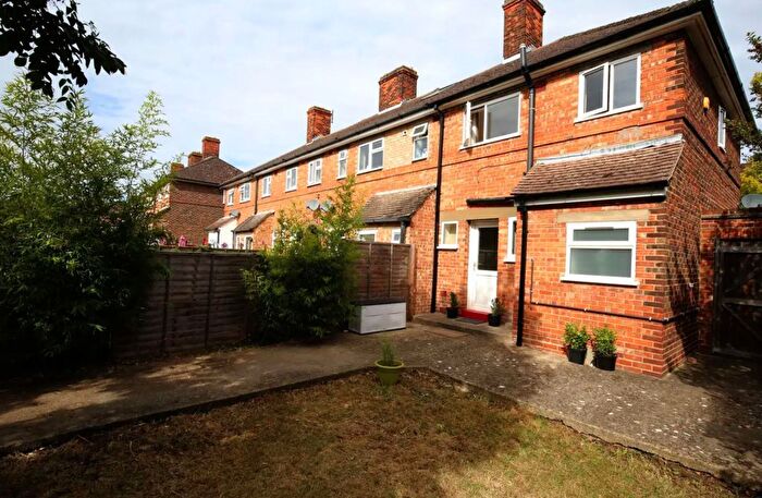 2 Bedroom Property To Rent In St Martins Road, Oxford, OX4