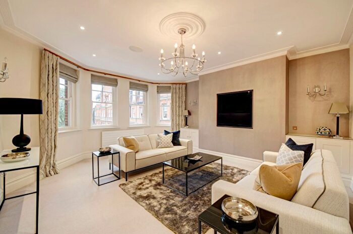 3 Bedroom Flat To Rent In Cheyne Court, Chelsea, SW3