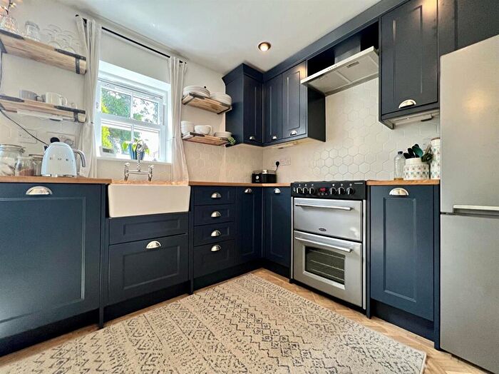 2 Bedroom End Of Terrace House To Rent In Brickhouse Lane, Sheffield, S17