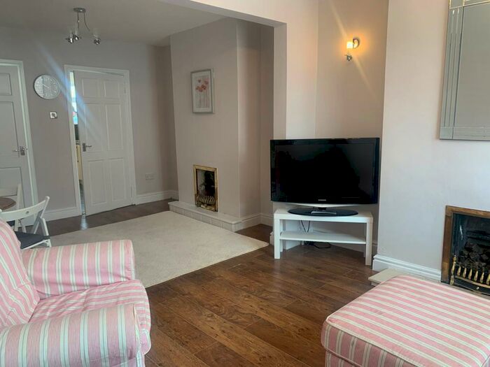 2 Bedroom House To Rent In Killarney Road, L13