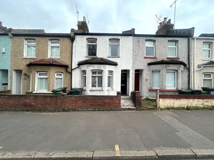 3 Bedroom Terraced House For Sale In Lowfield Street, Dartford, DA1