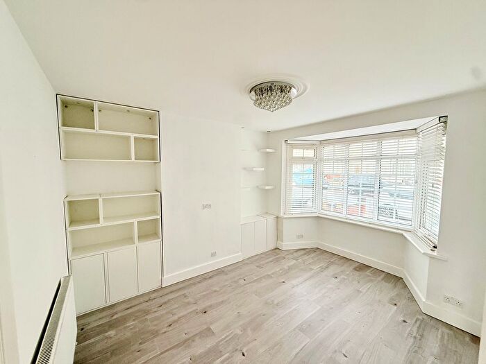 3 Bedroom Terraced House To Rent In Chase Lane, Ilford, IG6