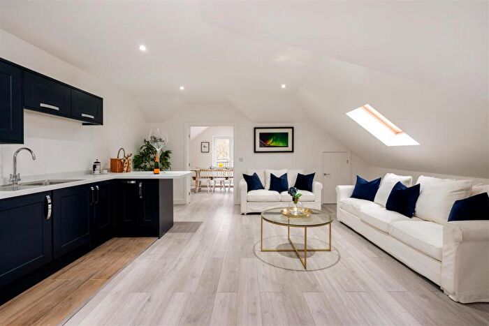 2 Bedroom Penthouse To Rent In Foxley Lane, Purley, CR8