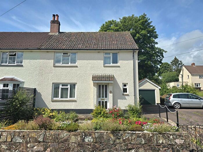 3 Bedroom Semi-Detached House For Sale In West Street, Bampton, Tiverton, EX16