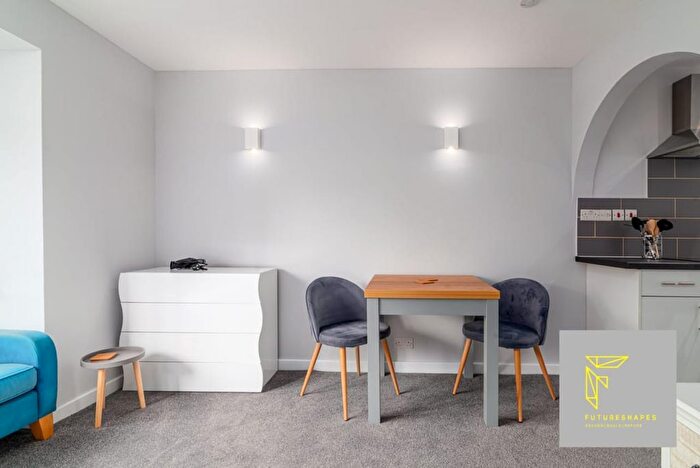 1 Bedroom Flat To Rent In Flat, Palmerston Rd, London Pd, Uk, London, SW19