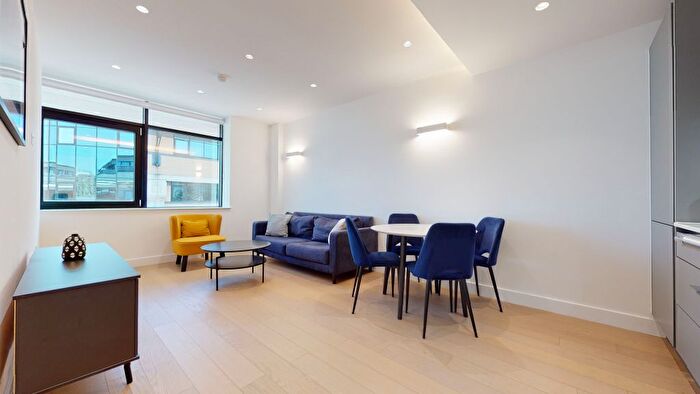 1 Bedroom Flat To Rent In New Horizons Court, Brentford, TW8