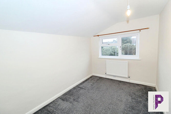 3 Bedroom Terraced House For Sale In Livingstone Road, Gillingham, Kent, ME7