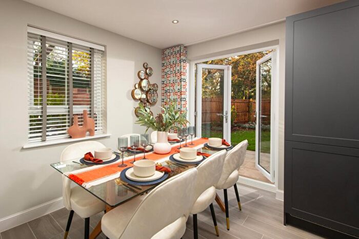 3 Bedroom End Of Terrace House For Sale In Wellhouse Lane, Penistone, Barnsley, South Yorkshire, S36