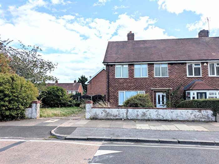 3 Bedroom End Of Terrace House For Sale In Outmore Road, Birmingham, B33