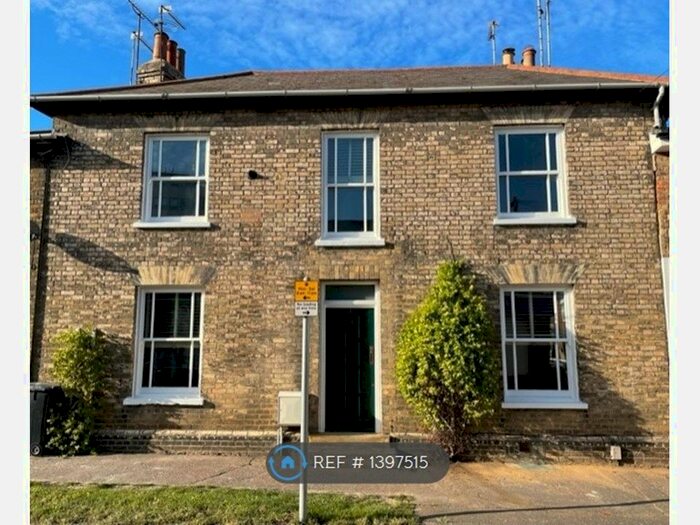 2 Bedroom Terraced House To Rent In Meadowside, Chelmsford, CM2