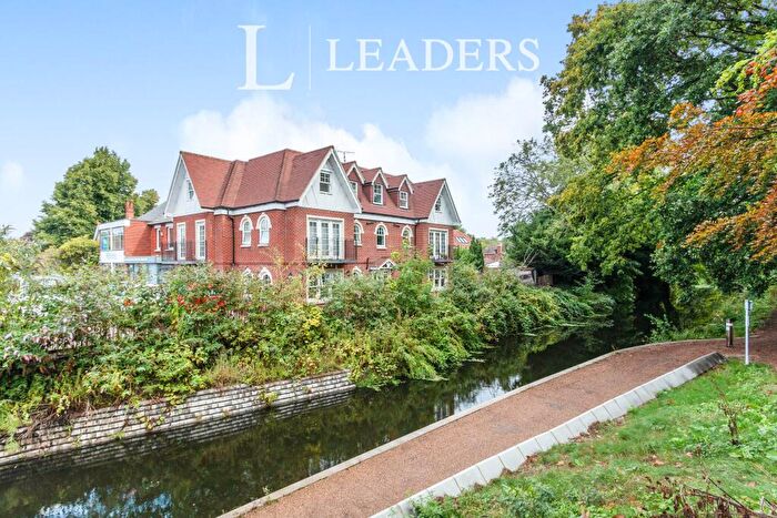 2 Bedroom Flat To Rent In Bridge House, Chobham Road, Woking, GU21