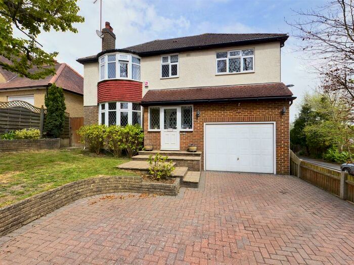 Houses for sale & to rent in CR2 8EA, Rylandes Road, Selsdon And