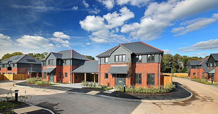 3 Bedroom Detached House For Sale In Willowbank Place, Send, Woking, Surrey, GU23