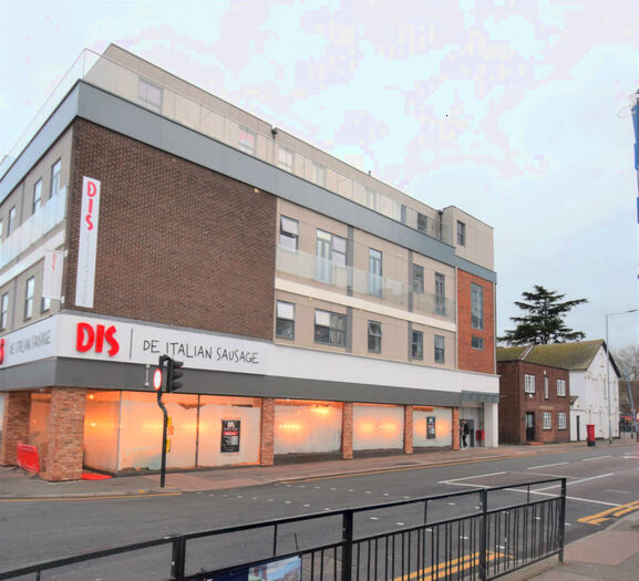 2 Bedroom Flat To Rent In Chichester Road, Southend On Sea, Essex, SS1