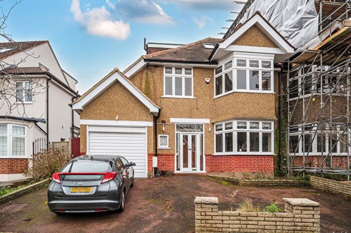 5 Bedroom Semi Detached House For Sale In Claremont Park, London, N3