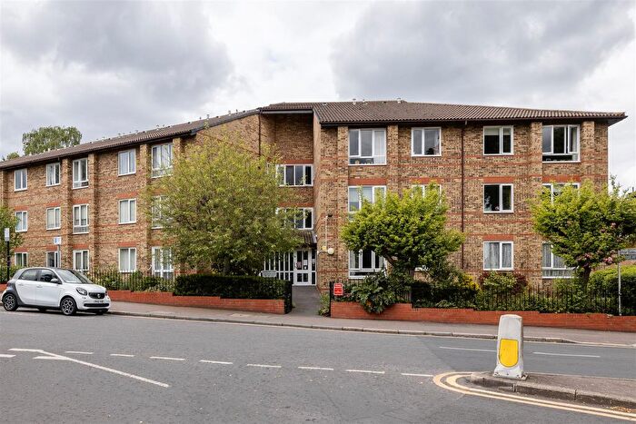 1 Bedroom Flat For Sale In Glebelands Avenue, South Woodford, E18
