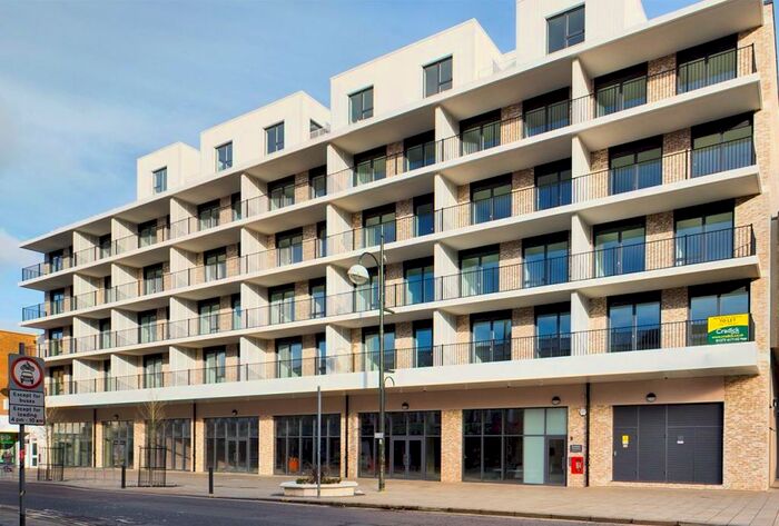 Studio To Rent In The Broadway, Crawley, RH10