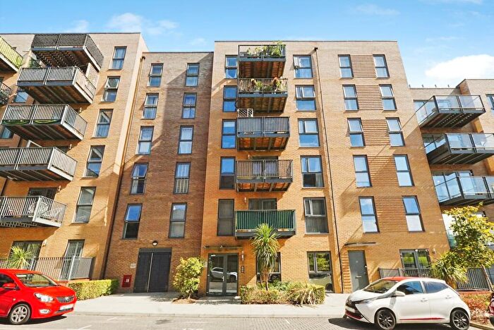 2 Bedroom Flat For Sale In Apple Yard, London, SE20