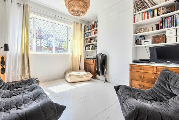 4 Bedroom Terraced House For Sale In Grayham Crescent, New Malden, KT3