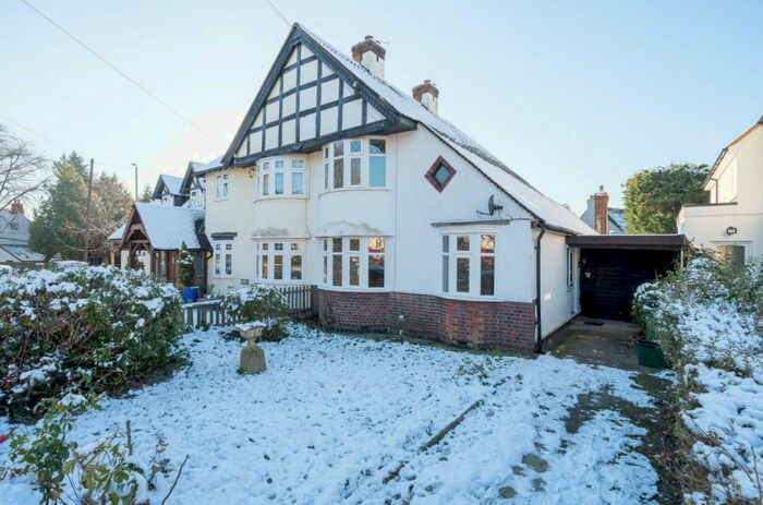 3 Bedroom Semi-Detached House To Rent In Cloisters Avenue Bromley, BR2