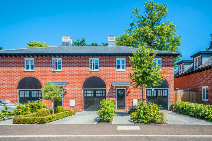 3 Bedroom Semi-Detached House To Rent In Balls Park, Hertford, SG13