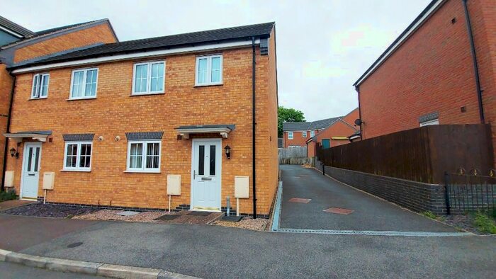 3 Bedroom Town House To Rent In Tom Childs Close, Grantham, NG31