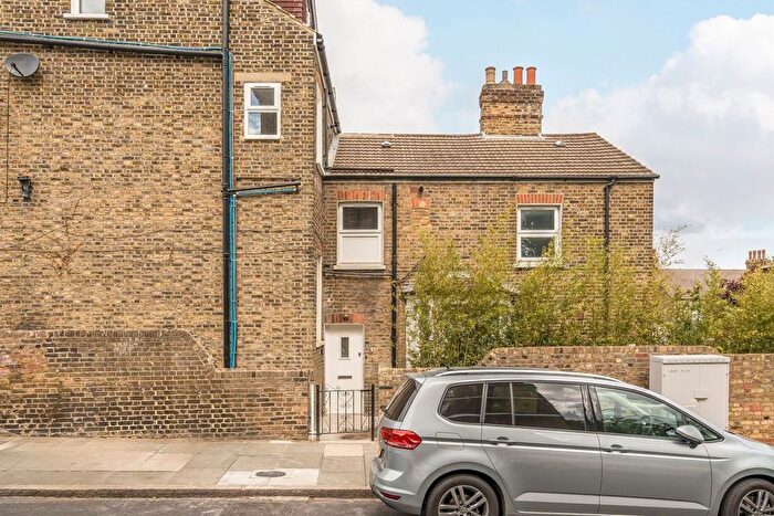 1 Bedroom Flat For Sale In Victoria Way, Charlton, SE7