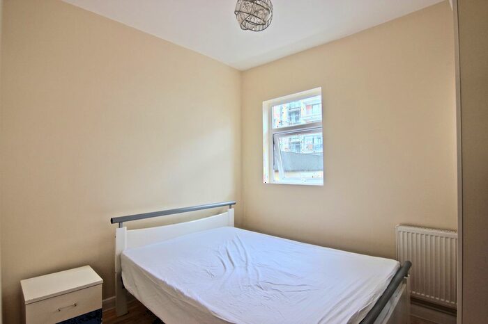 1 Bedroom Flat To Rent In Kingsland Road, London, E8