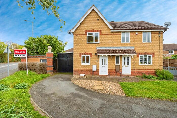 2 Bedroom Semi-Detached House For Sale In Meadowsweet Drive, Bedford, MK42