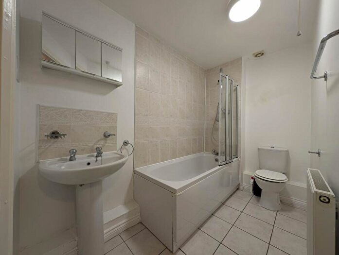 2 Bedroom Apartment To Rent In Davenham Court, Liverpool, L15