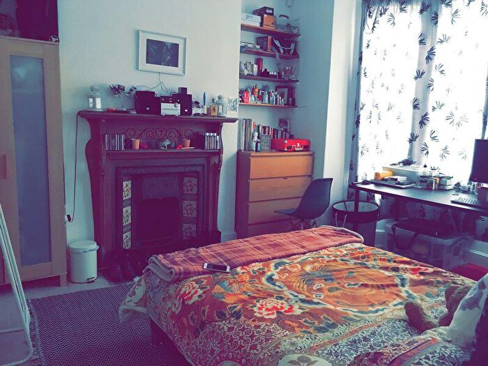 4 Bedroom House Of Multiple Occupation To Rent In Midland Avenue, Nottingham, NG7