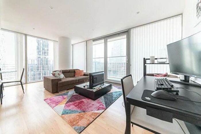 2 Bedroom Flat To Rent In Landmark West Tower, Marsh Wall, E14