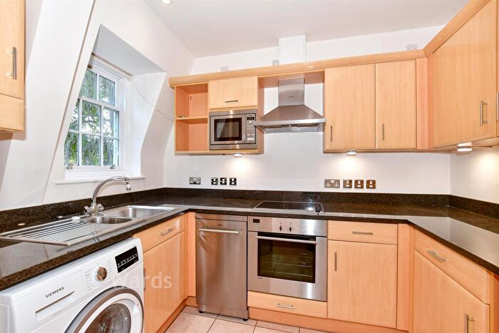 2 Bedroom Flat For Sale In St. Mary's Street, Canterbury, Kent, CT1