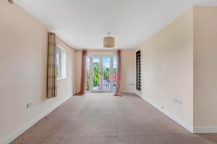 2 Bedroom Flat For Sale In Violet Grove, Hucknall, NG15
