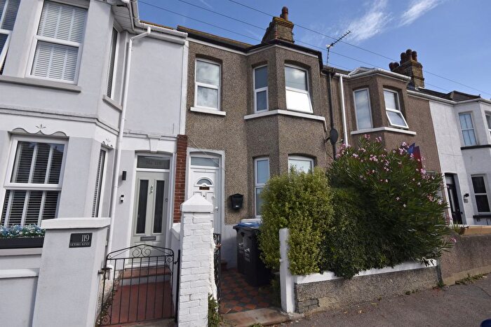 3 Bedroom Terraced House For Sale In Victoria Avenue, Margate, Kent, CT9