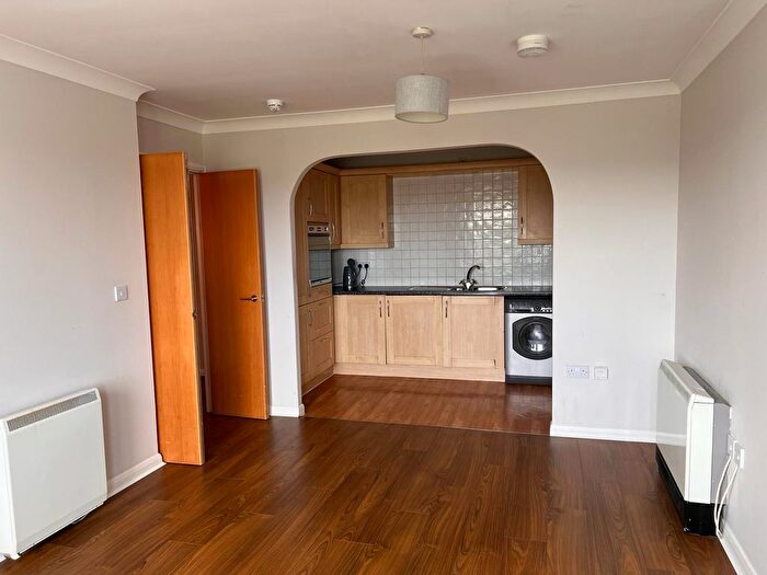 1 Bedroom Flat To Rent In London Road, London, SW16