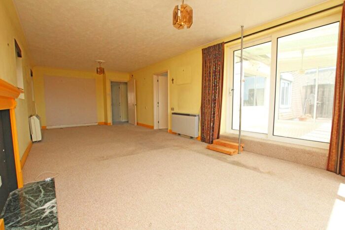 2 Bedroom Flat For Sale In St Leonards Road, Eastbourne, BN21
