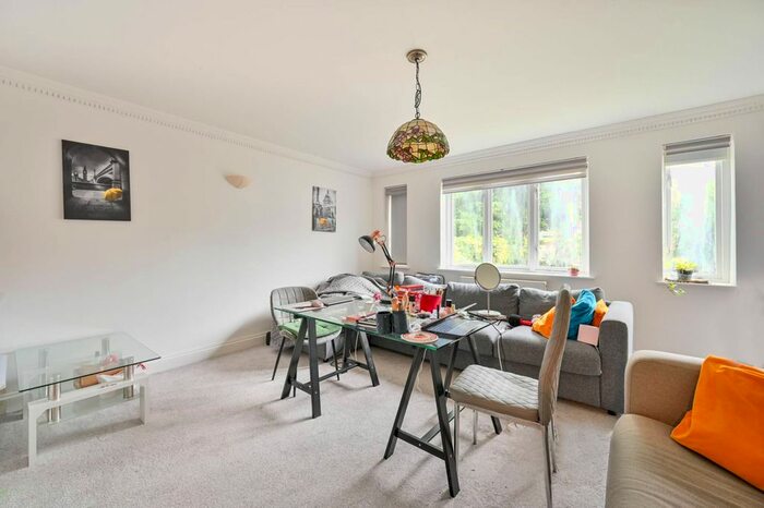 2 Bedroom Flat To Rent In Forty Avenue, Wembley, HA9