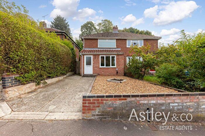 3 Bedroom Semi-Detached House For Sale In Whitwell Road, Norwich, NR1