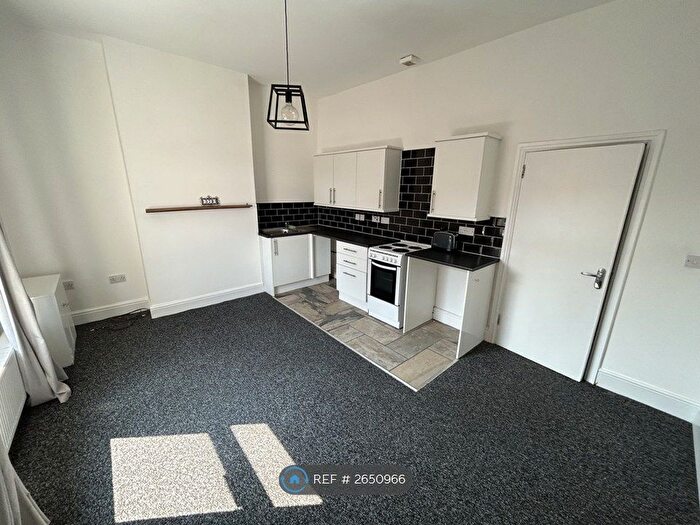 1 Bedroom Flat To Rent In Bank Street, Newton-Le-Willows, WA12