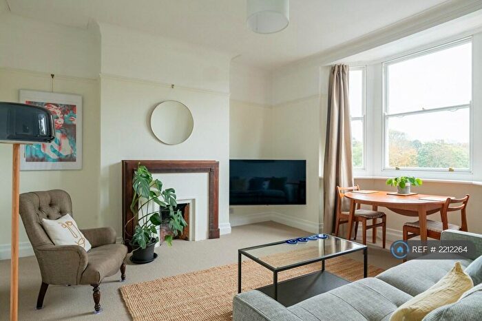 3 Bedroom Flat To Rent In St. Anns Court, Hove, BN3