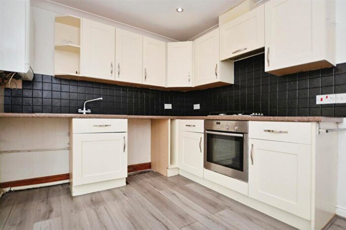 2 Bedroom Semi-Detached House For Sale In Sandpiper Way, Barton-Upon-Humber, DN18