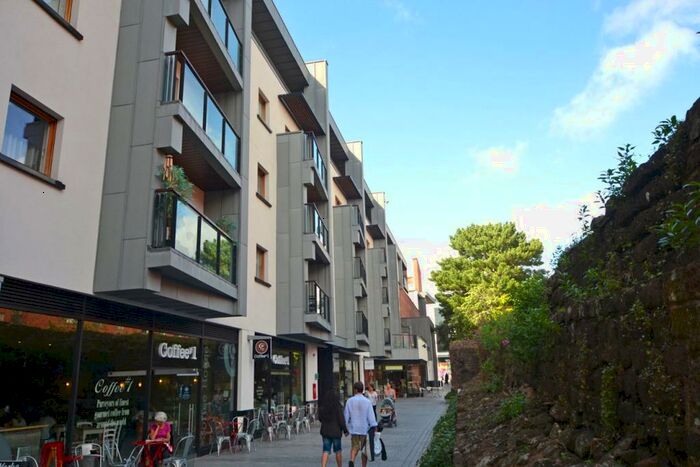1 Bedroom Apartment To Rent In Roman Walk, Princesshay, Exeter, EX1