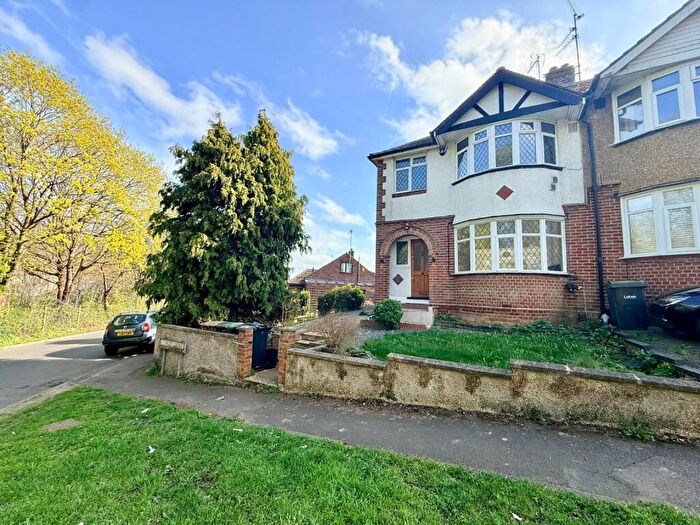 3 Bedroom Semi Detached House To Rent In Turners Road South Luton, LU2